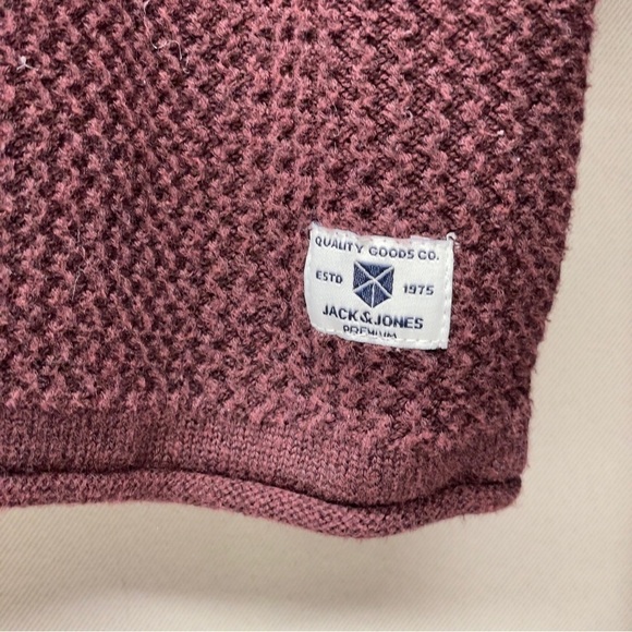 Jack & Jones crew neck jumper in burgundy - Picture 10 of 10